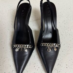 DKNY Black Slingback Pointed Toe Heels Chain Detail Women’s Size 8.5